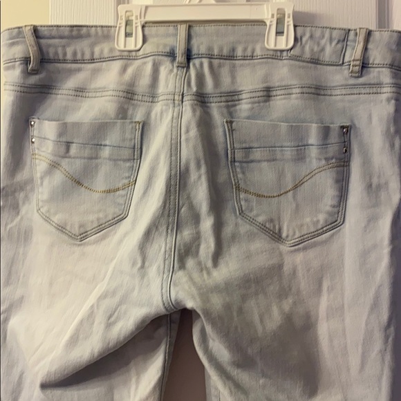 Jeans - Picture 3 of 3